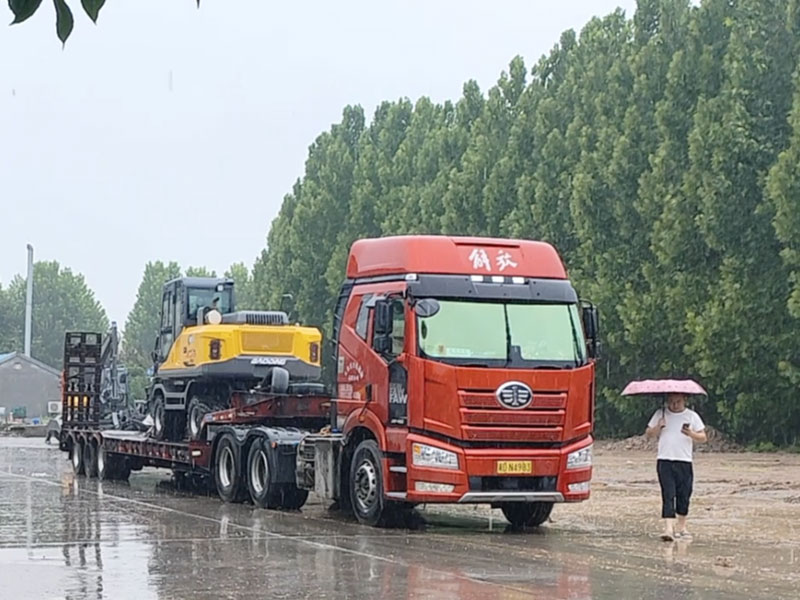 寶鼎抓木機，風雨無阻，快速服務客戶的承諾