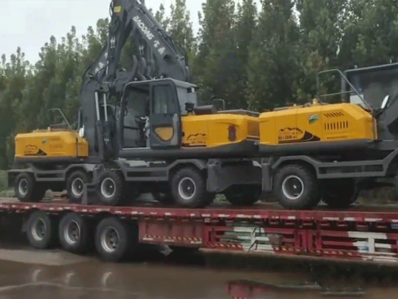 寶鼎廠家雨季訂單不斷！120抓木機持續發車